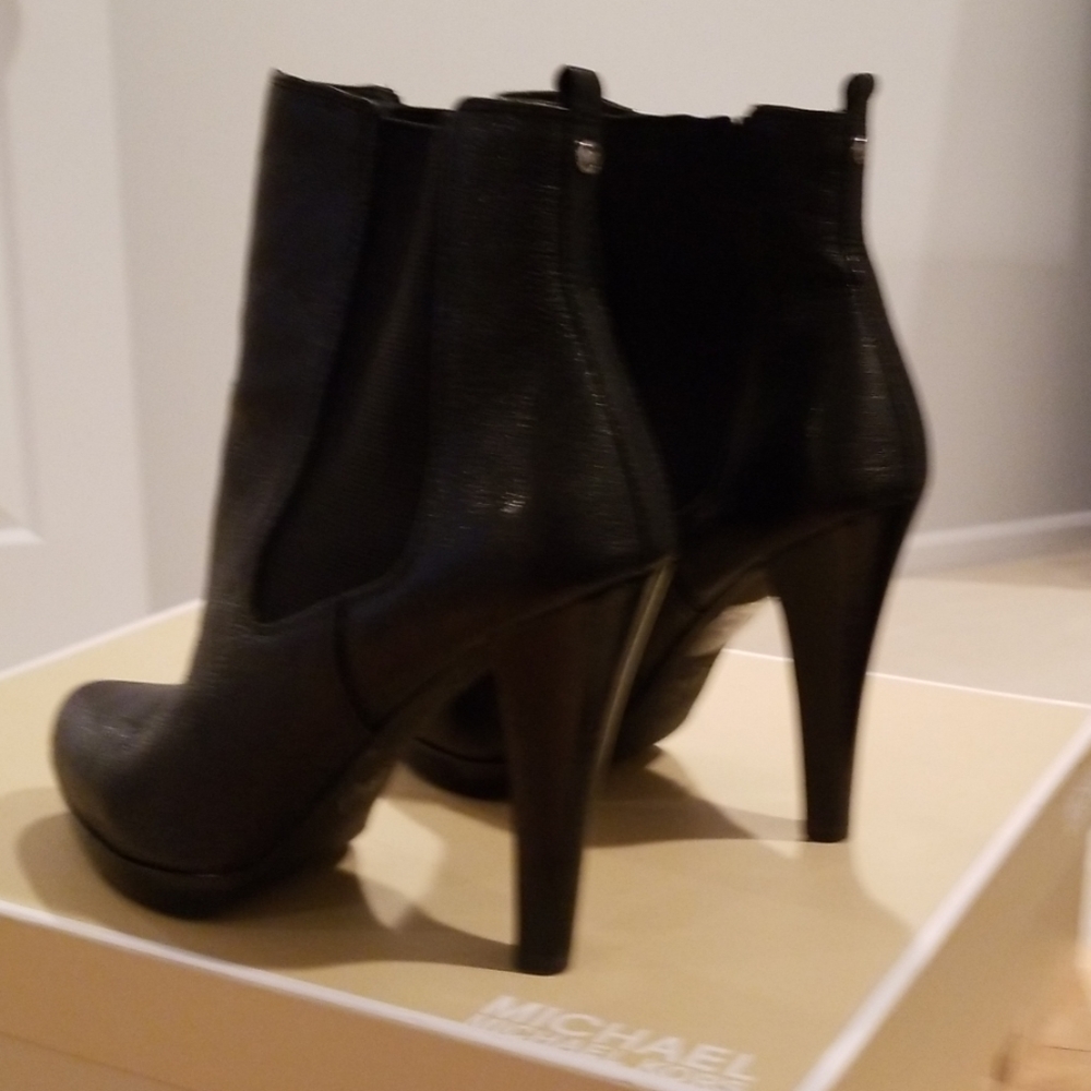 Boots - Picture 6 of 8